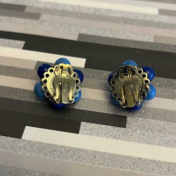 Vtg Floral 80s earrings 🖤 - Picture 4 of 4